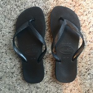 Black Havaianas Sandals!